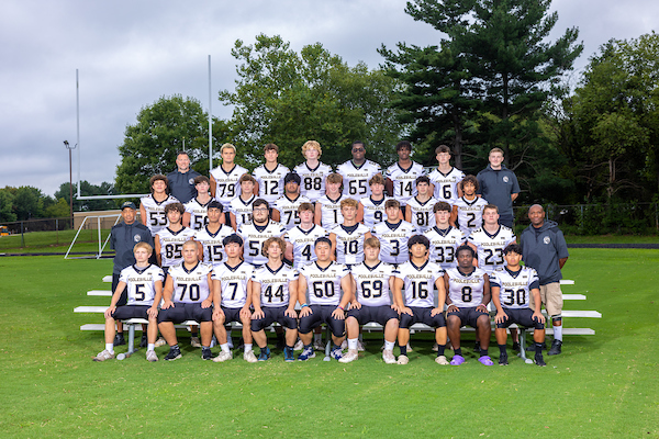 varsity football team picture