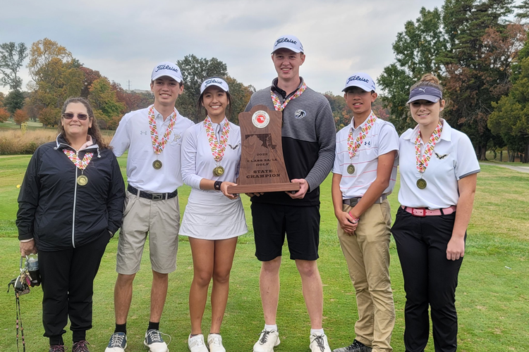 photo of the falcon golf team members at states