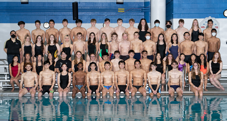 boys and girls swimming and diving team picture 2022